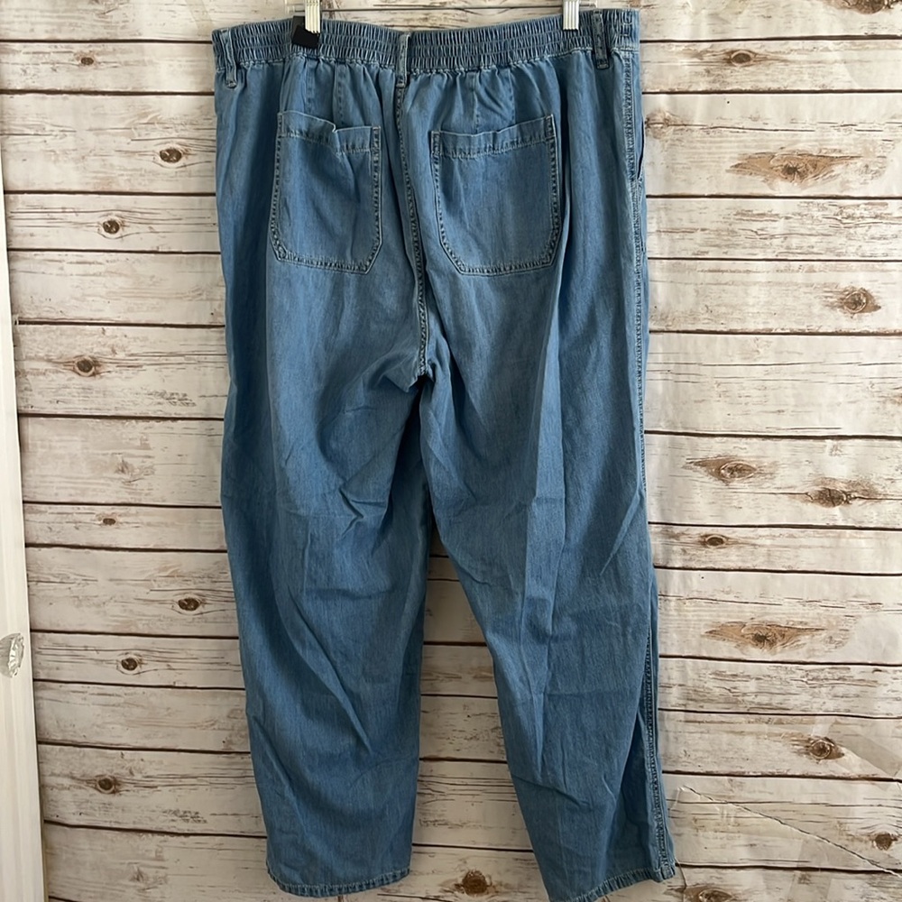 NWOT Torrid Light Blue Chambray Wide Leg Jeans - Picture 6 of 7